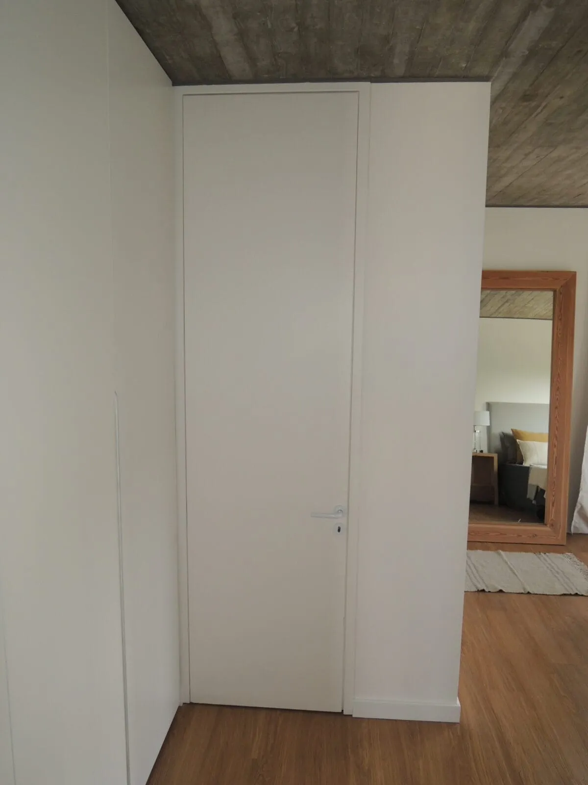 Puerta placa doble contacto en Abra Funes