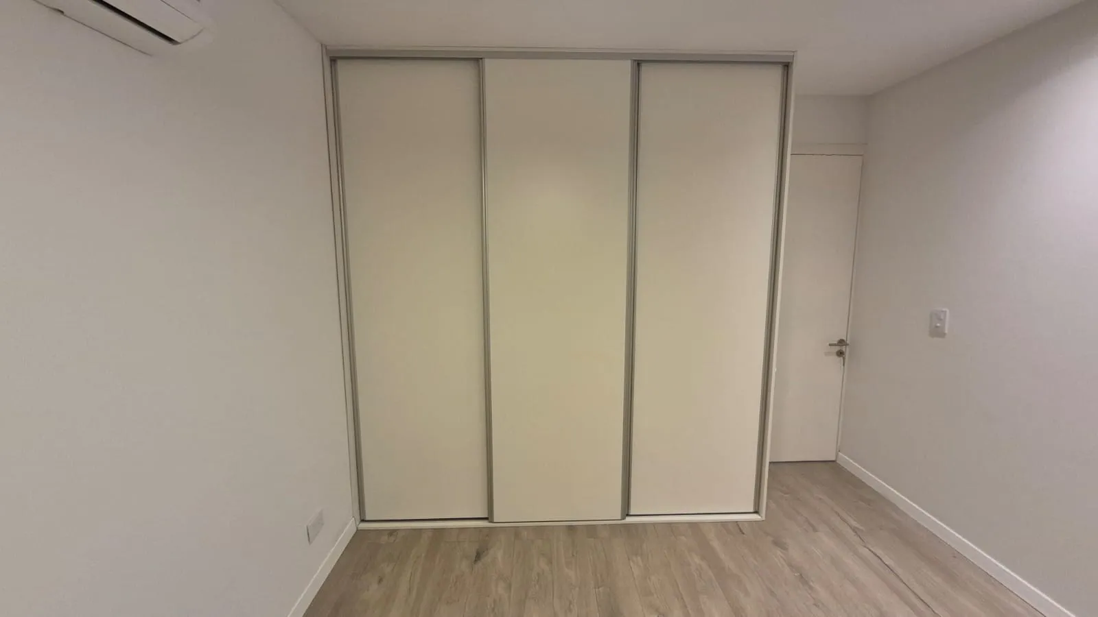 Placard corredizo a medida fabricado por Quento
