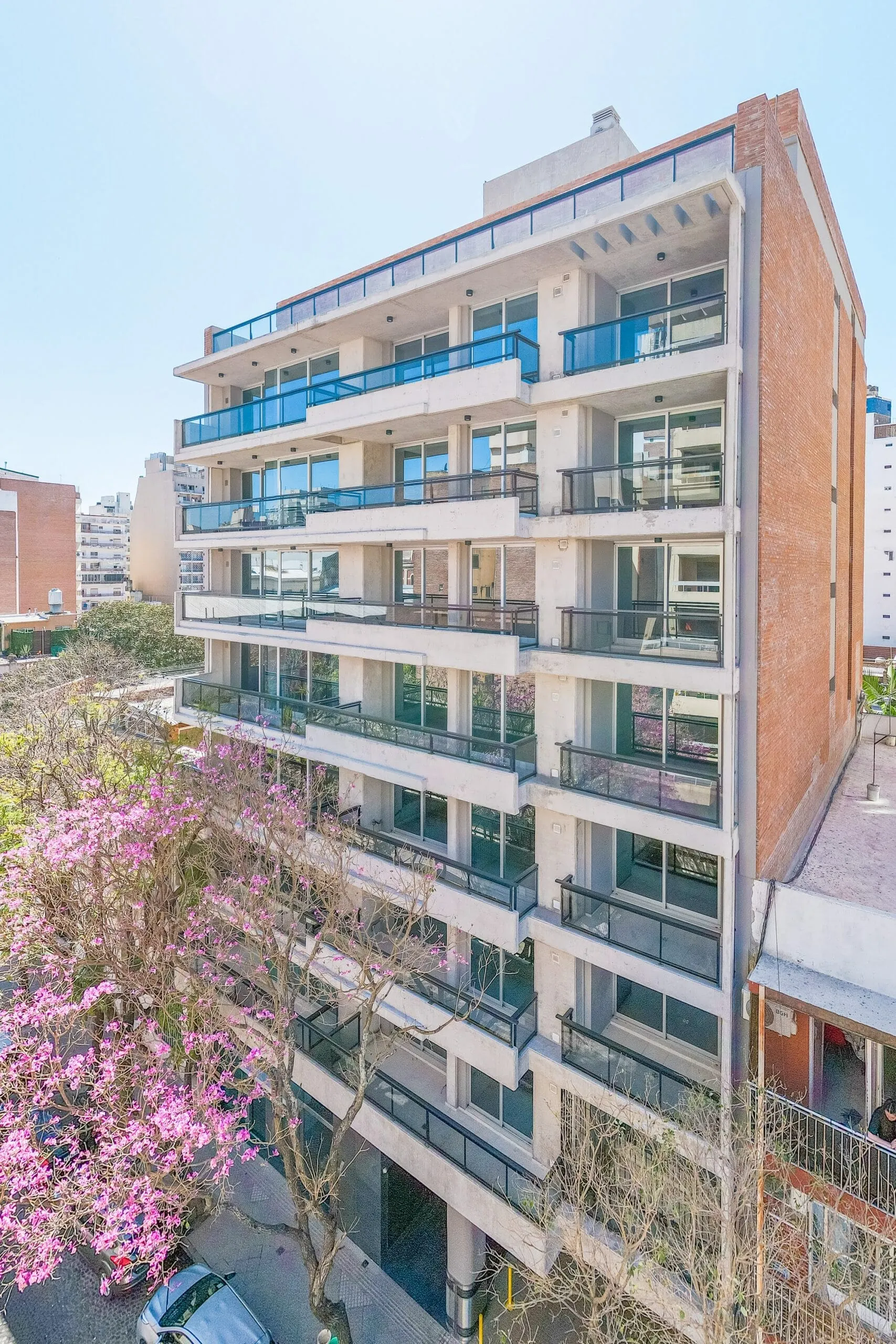 Fachada del edificio Plaza España en Rosario